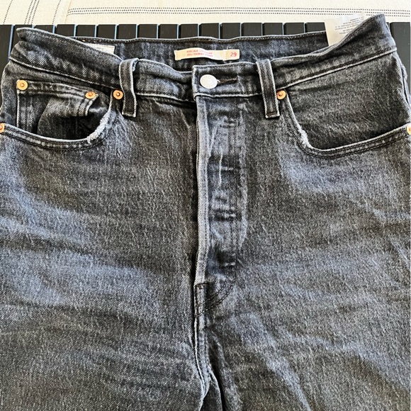Levi’s Ribcage Straight - Picture 3 of 7